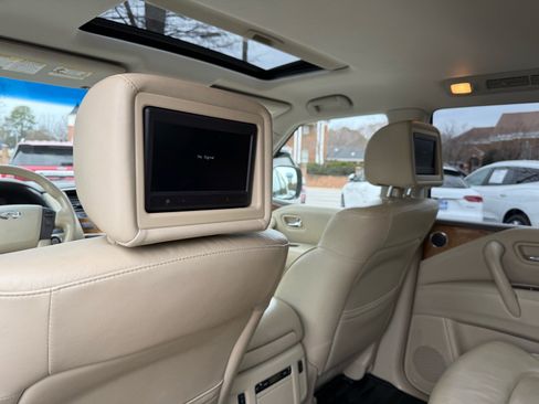 Used 2014 INFINITI QX80 4WD w/ Theater Package image 6