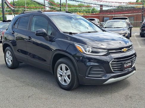 Used 2022 Chevrolet Trax LT w/ Driver Confidence Package AWD/4WD image 4