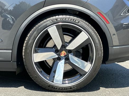 New 2026 Porsche Macan 4 Electric AWD/4WD image 32