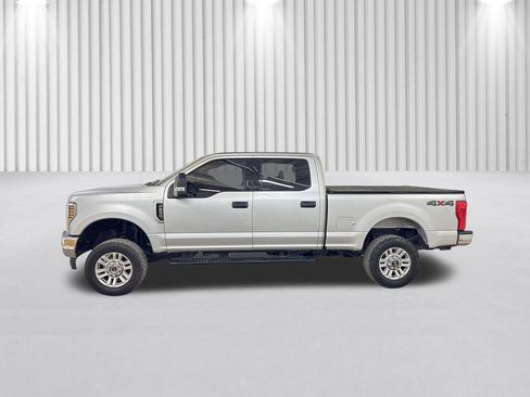 Used 2019 Ford F250 XLT w/ Snow Plow Prep Package image 10