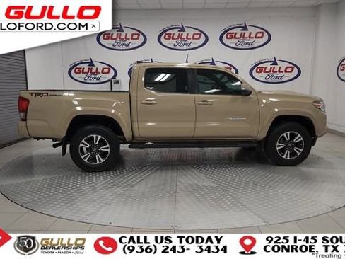 Used 2016 Toyota Tacoma SR5 image 9