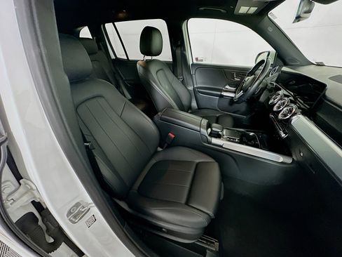 Used 2023 Mercedes-Benz GLB 250 image 30