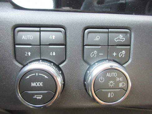 New 2026 GMC Sierra 1500 SLT w/ SLT Premium Plus Package AWD/4WD image 19