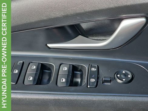 Certified 2023 Hyundai Elantra Limited FWD image 29