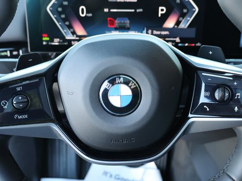 Used 2026 BMW 530i w/ Premium Package RWD image 29
