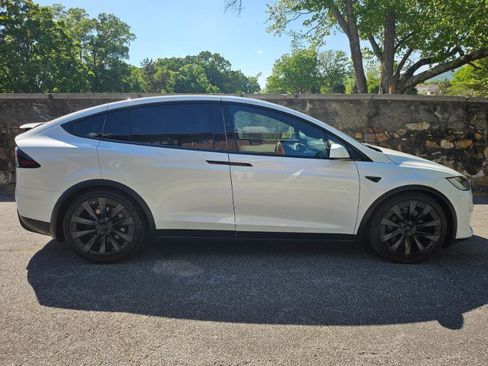 Used 2023 Tesla Model X image 10