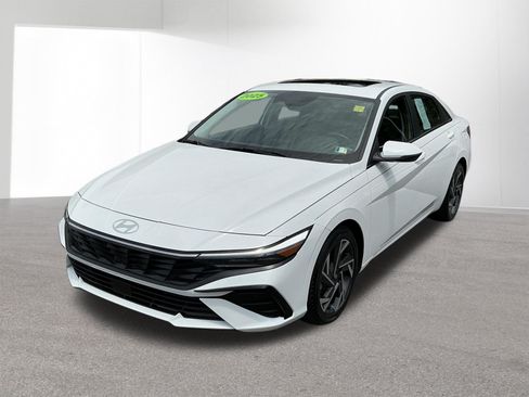 Used 2025 Hyundai Elantra Limited FWD image 7