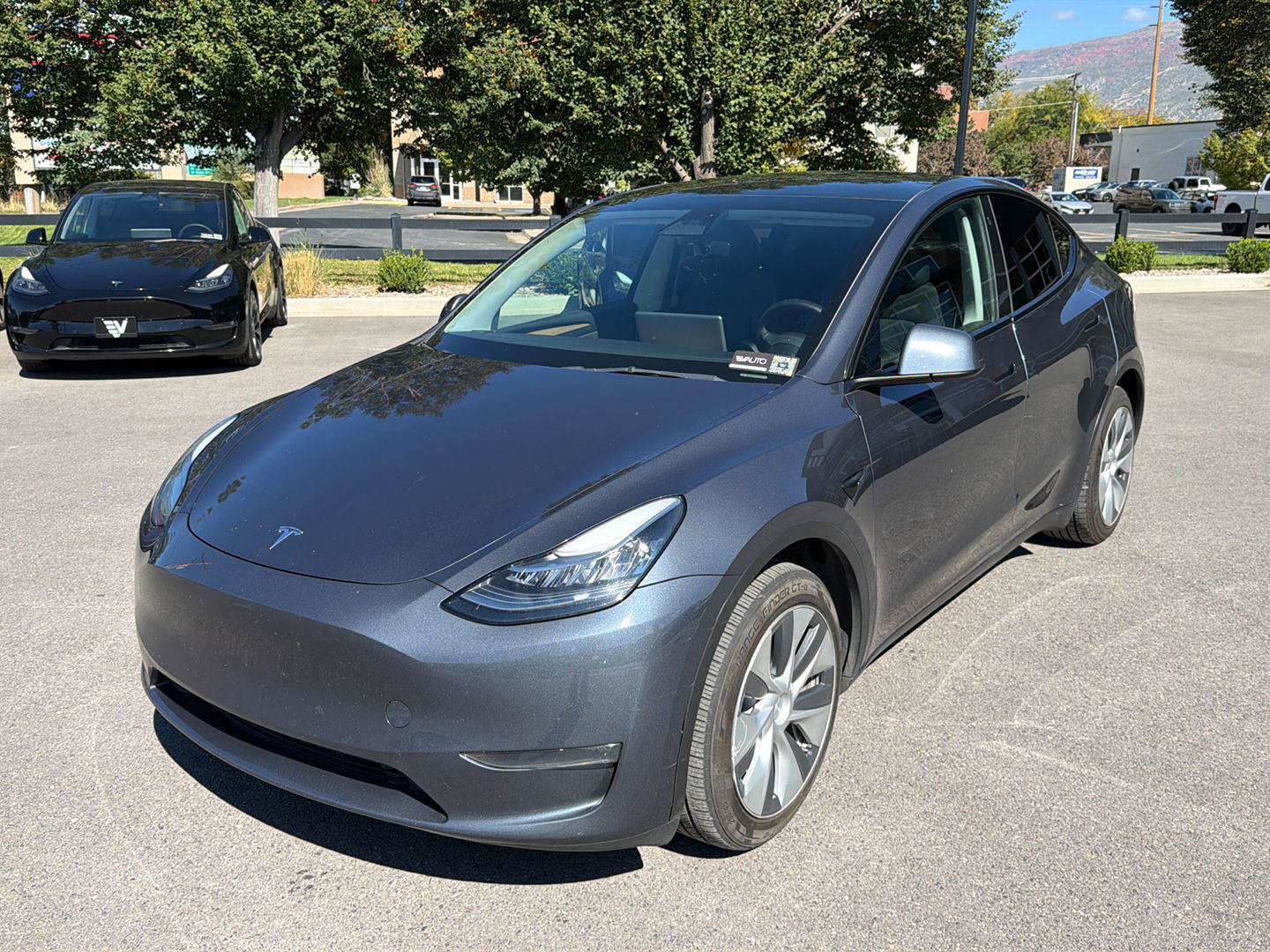 Used 2023 Tesla Model Y Long Range AWD/4WD image 3