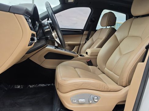 Certified 2020 Porsche Macan w/ Premium Package Plus AWD/4WD image 12