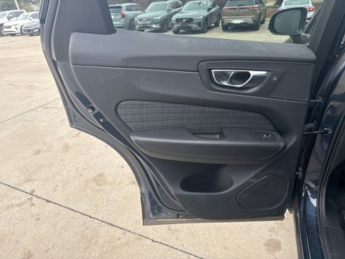 Used 2023 Volvo XC60 B5 Core image 16