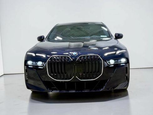 Used 2025 BMW 760i xDrive AWD/4WD image 10