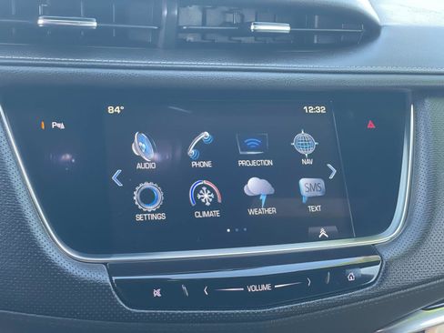 Used 2018 Cadillac XT5 Luxury w/ Driver Awareness Package image 10