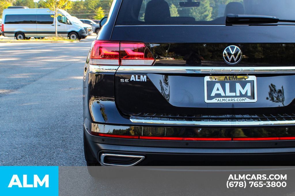 Used 2022 Volkswagen Atlas SE w/ Panoramic Sunroof Package FWD image 12