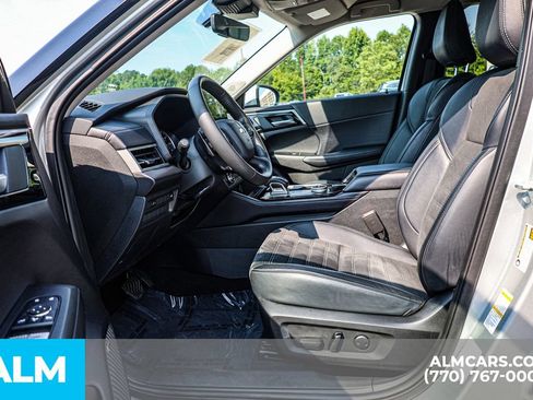 Used 2025 Mitsubishi Outlander SE FWD image 17