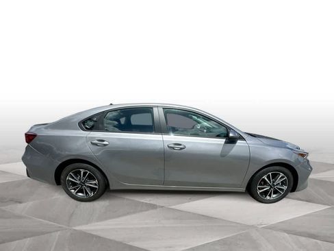 Used 2024 Kia Forte LXS w/ LXS Technology Package FWD image 9