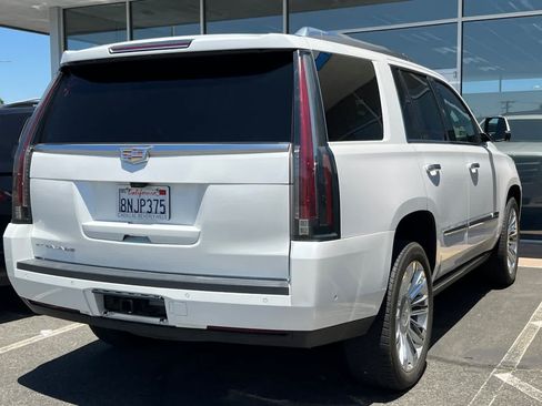 Used 2019 Cadillac Escalade Platinum AWD/4WD image 4