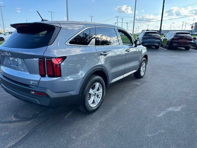 Used 2023 Kia Sorento LX AWD/4WD image 7