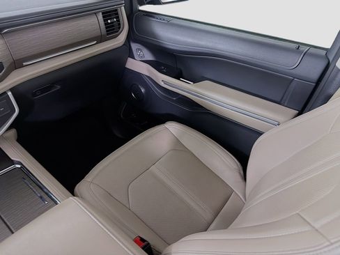Used 2024 Ford Expedition Max Limited image 28