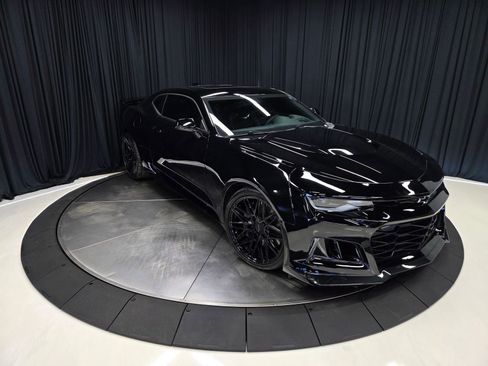 Used 2022 Chevrolet Camaro ZL1 image 60