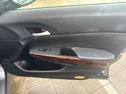 Used 2010 Honda Crosstour EX-L image 10