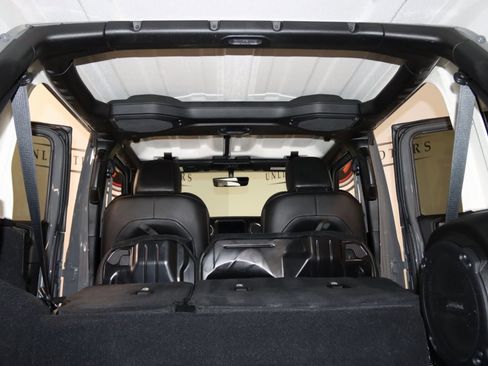 Used 2022 Jeep Wrangler Unlimited Sahara w/ Cold Weather Group image 81