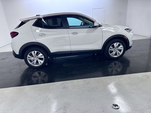 Used 2024 Buick Encore GX Preferred AWD/4WD image 16