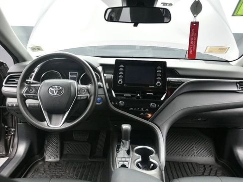 Used 2021 Toyota Camry LE image 14