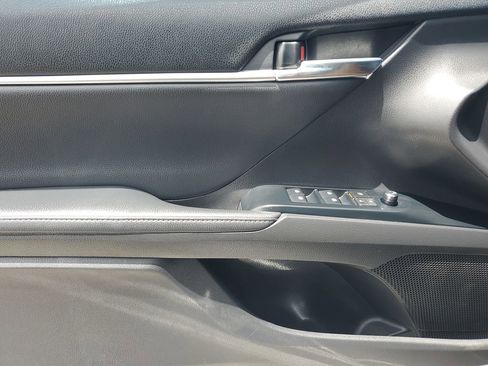 Used 2020 Toyota Camry XSE FWD image 18