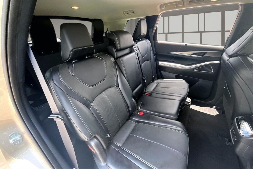 Used 2023 INFINITI QX60 Luxe w/ Performance Audio Package FWD image 24