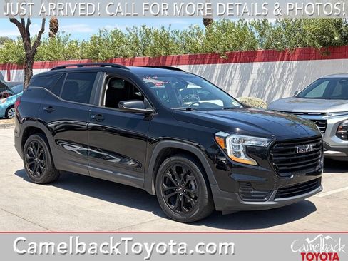 Used 2022 GMC Terrain SLE w/ Driver Convenience Package FWD image 1