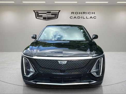 Certified 2024 Cadillac Lyriq Tech AWD/4WD image 2
