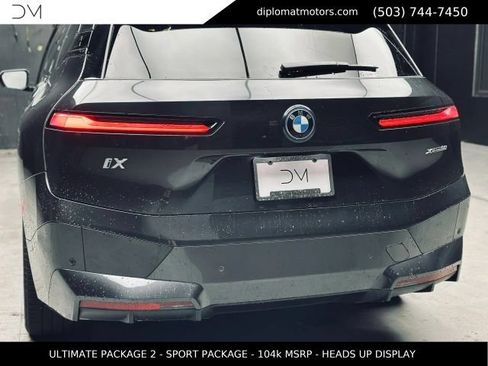 Used 2023 BMW iX xDrive50 w/ Ultimate Package 2 AWD/4WD image 16