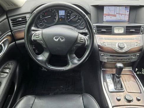Used 2015 INFINITI Q70 L 3.7 w/ Deluxe Touring Package RWD image 14