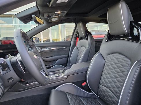 New 2026 Cadillac CT5 V image 29