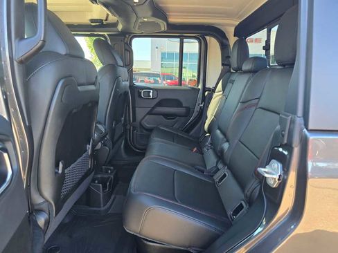 New 2025 Jeep Gladiator Rubicon w/ Convenience Group image 16