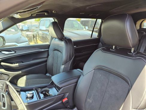 New 2026 Jeep Grand Cherokee L 2WD image 16