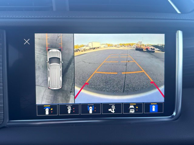 Used 2022 GMC Yukon XL Denali AWD/4WD image 39