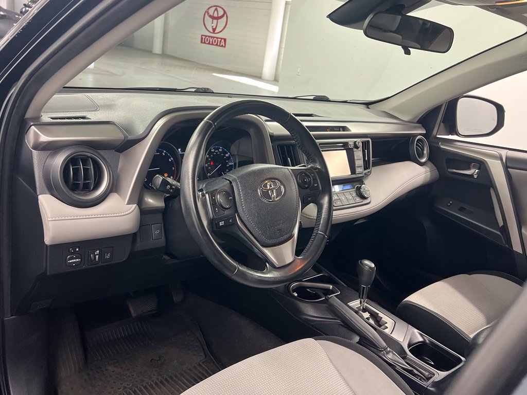 Used 2018 Toyota RAV4 XLE FWD image 10