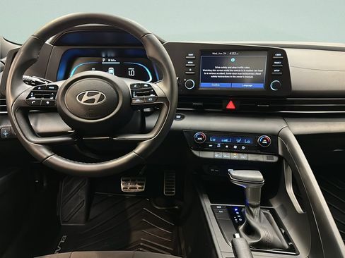 Certified 2025 Hyundai Elantra Sport FWD image 21