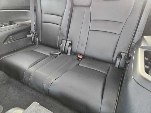 Used 2020 Honda Pilot Touring image 32