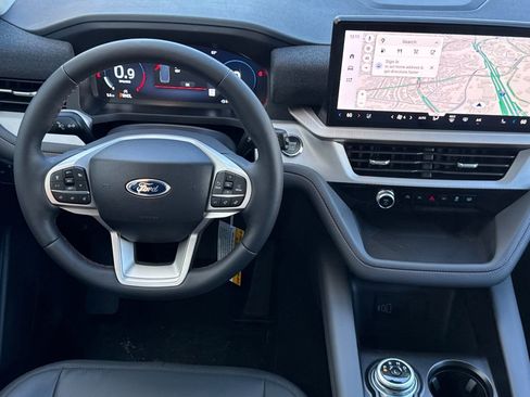 New 2026 Ford Explorer Active w/ Active Comfort Package image 13