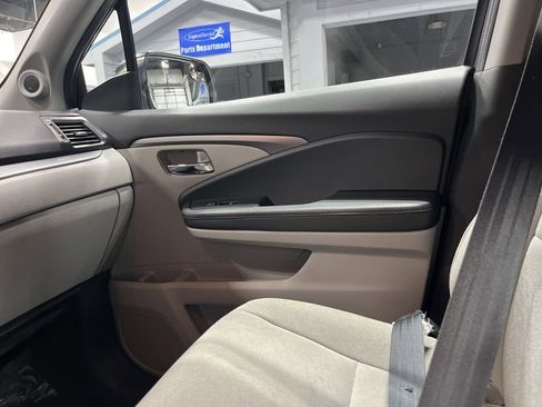 Used 2020 Honda Pilot LX image 16