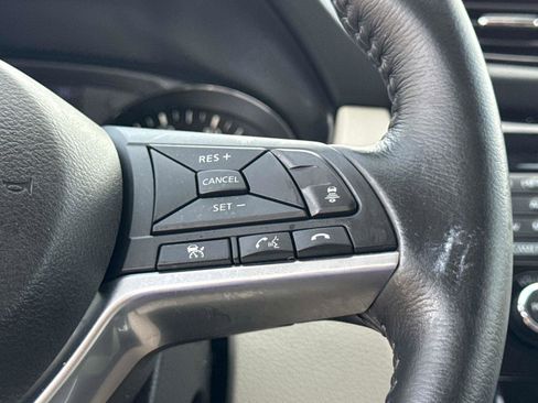 Used 2018 Nissan Rogue Sport SL w/ SL Premium Package FWD image 27