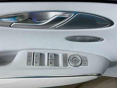 Certified 2026 Genesis GV70 2.5T Advanced AWD/4WD image 20