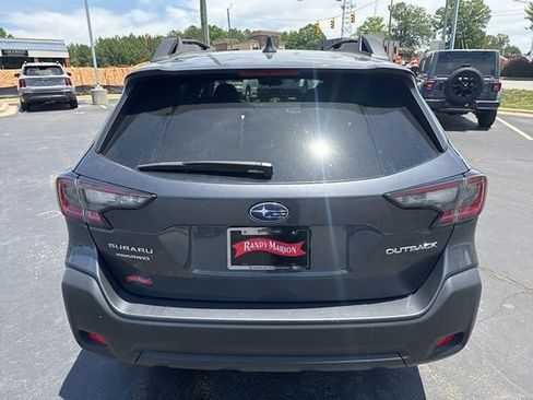 Used 2025 Subaru Outback Premium AWD/4WD image 4
