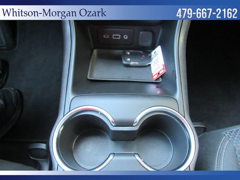 Used 2024 GMC Terrain SLE image 40