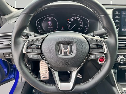 Used 2018 Honda Accord Sport image 14