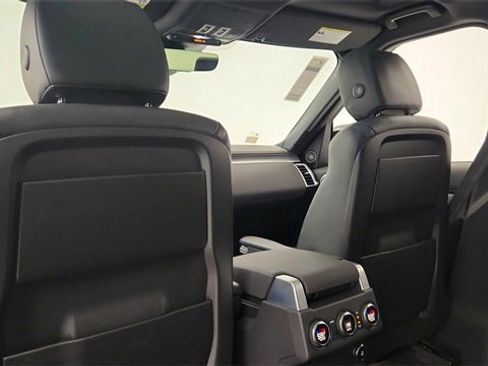 Used 2020 Land Rover Discovery Landmark image 34