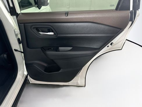 Used 2023 Nissan Rogue SV w/ SV Premium B Package FWD image 31