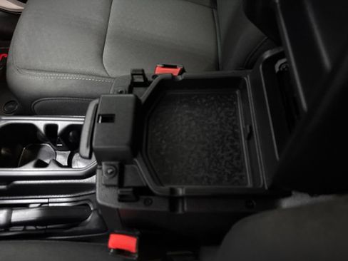 Used 2022 Jeep Wrangler Sport AWD/4WD image 16